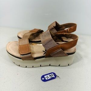 OTBT Nova Platform Wedge Sandal Tan Metallic Cushioned Ankle Strap - 5,5